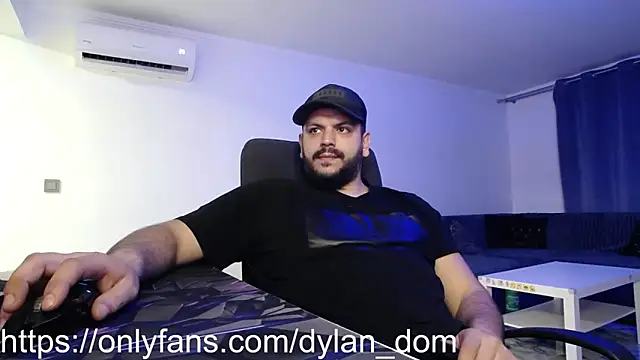 dyllan dom  online show from March 10, 2026, 8:58 pm