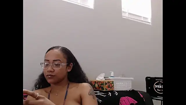 RylHoneyy online show from February 22, 2026, 7:56 pm