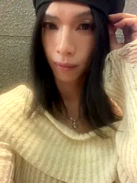 CrytinaSissyCrossdress online show from October 4, 2025, 10:35 am