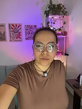Snapshot of Emma_Wish chatting on June 10, 2026, 9:35 pm Emma Wish online show from June 10, 2026, 9:35 pm