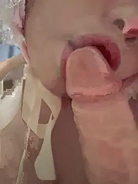 seraphine23 online show from February 22, 2025, 6:39 am