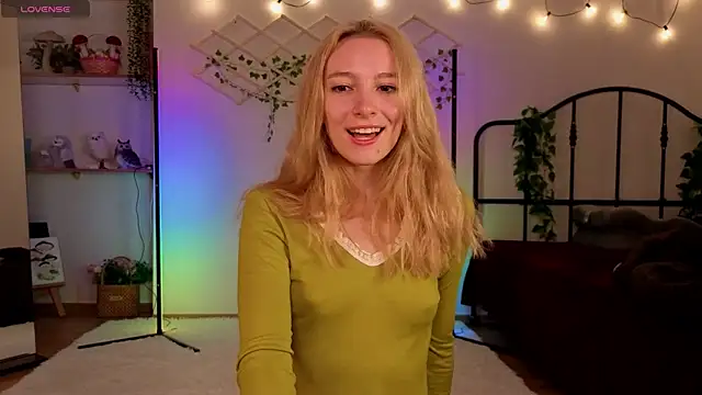 Snapshot of berrry_girl chatting on May 29, 2026, 5:27 am berrry girl online show from May 29, 2026, 5:27 am