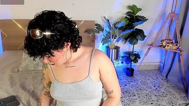 Snapshot of Amy_art chatting on June 24, 2026, 8:52 pm Amy art online show from June 24, 2026, 8:52 pm