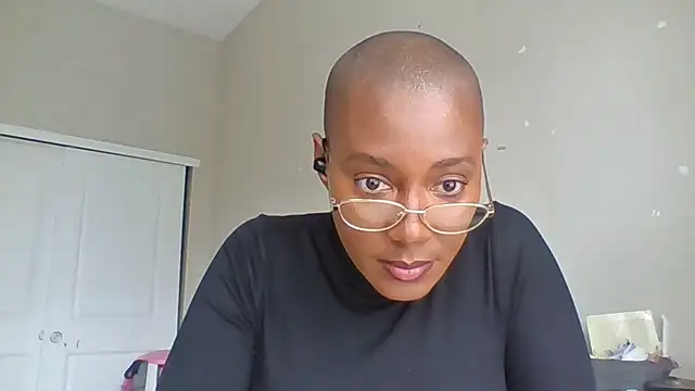 Snapshot of HoneyDripHer chatting on October 31, 2025, 3:46 pm HoneyDripHer online show from October 31, 2025, 3:46 pm