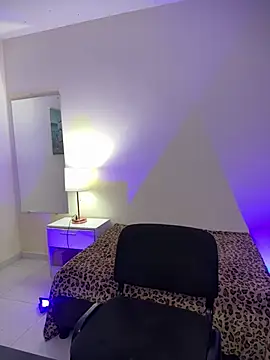 Melhope online show from March 4, 2025, 2:53 pm