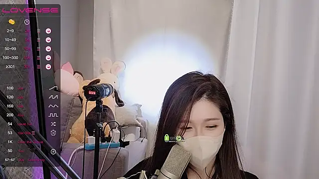 tw lala online show from March 21, 2025, 4:29 pm