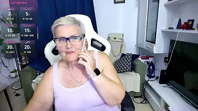 Selenna57 online show from May 3, 2026, 4:46 pm