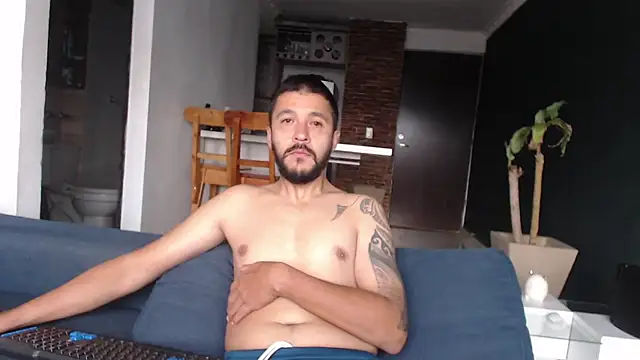 Snapshot of sexual_devils chatting on November 4, 2025, 11:20 am sexual devils online show from November 4, 2025, 11:20 am