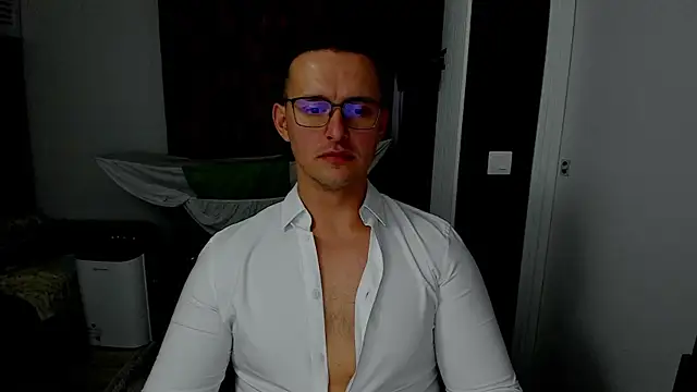 Snapshot of sexxymuscles4u chatting on November 5, 2025, 12:38 pm sexxymuscles4u online show from November 5, 2025, 12:38 pm