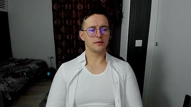 Snapshot of sexxymuscles4u chatting on February 9, 2026, 7:45 am sexxymuscles4u online show from February 9, 2026, 7:45 am