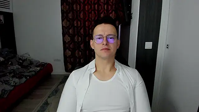 Snapshot of sexxymuscles4u chatting on February 16, 2026, 8:32 am sexxymuscles4u online show from February 16, 2026, 8:32 am