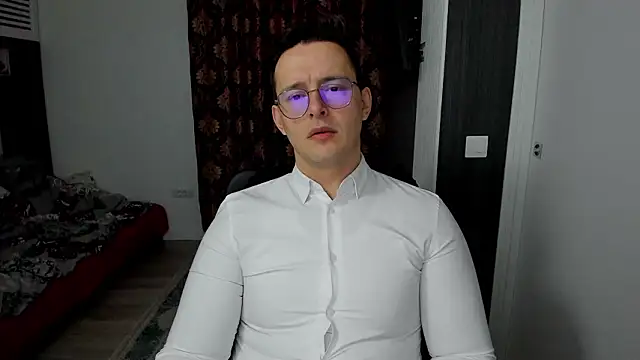 Snapshot of sexxymuscles4u chatting on February 17, 2026, 12:34 pm sexxymuscles4u online show from February 17, 2026, 12:34 pm