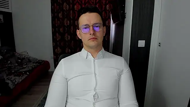 Snapshot of sexxymuscles4u chatting on February 18, 2026, 8:54 am sexxymuscles4u online show from February 18, 2026, 8:54 am