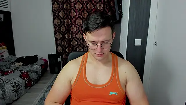 Snapshot of sexxymuscles4u chatting on February 27, 2026, 8:36 am sexxymuscles4u online show from February 27, 2026, 8:36 am