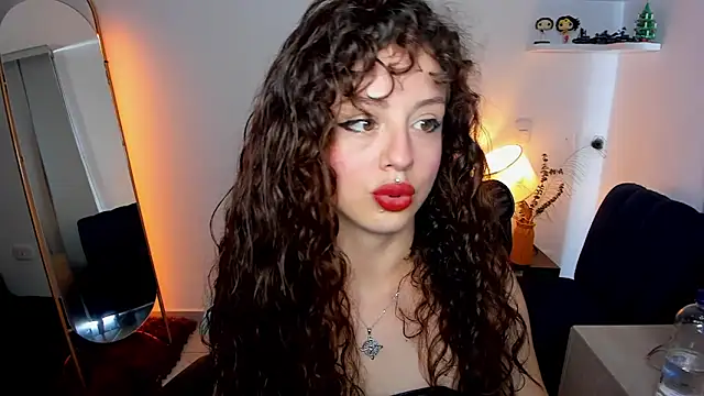 Snapshot of Cassandra_Caiin chatting on March 30, 2026, 7:15 pm Cassandra Caiin online show from March 30, 2026, 7:15 pm