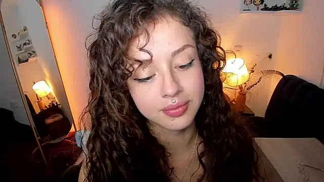 Snapshot of Cassandra_Caiin chatting on April 21, 2026, 4:30 am Cassandra Caiin online show from April 21, 2026, 4:30 am