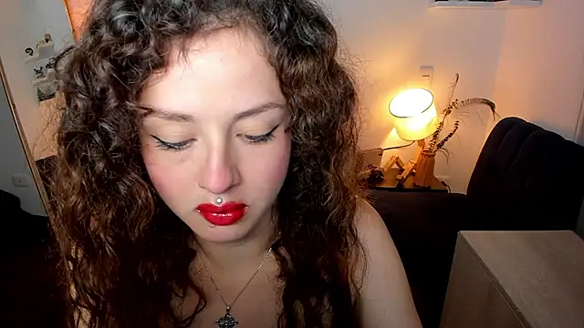 Snapshot of Cassandra_Caiin chatting on May 7, 2026, 2:28 am Cassandra Caiin online show from May 7, 2026, 2:28 am