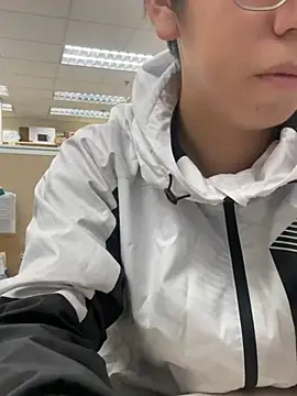 Snapshot of charlie_xdd chatting on January 3, 2025, 9:15 am charlie xdd online show from January 3, 2025, 9:15 am