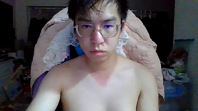 Snapshot of charlie_xdd chatting on March 4, 2025, 10:57 am charlie xdd online show from March 4, 2025, 10:57 am