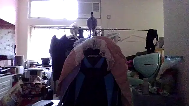 Snapshot of charlie_xdd chatting on March 8, 2025, 9:39 am charlie xdd online show from March 8, 2025, 9:39 am