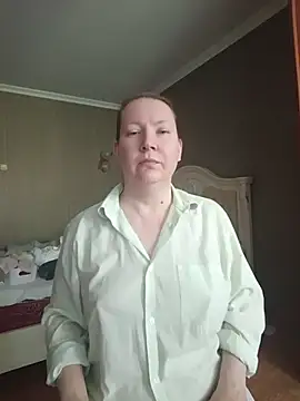 Snapshot of GoddessLara chatting on June 30, 2026, 2:12 am GoddessLara online show from June 30, 2026, 2:12 am