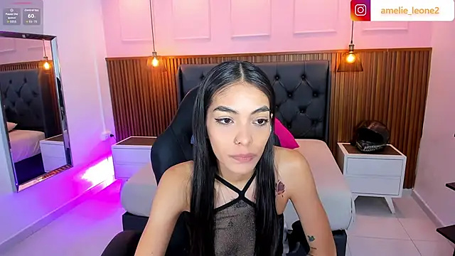 Snapshot of AMELIELEONE chatting on July 2, 2026, 12:33 pm AMELIELEONE online show from July 2, 2026, 12:33 pm