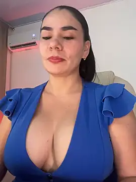 Snapshot of MeganDupont chatting on July 21, 2026, 2:30 pm MeganDupont online show from July 21, 2026, 2:30 pm