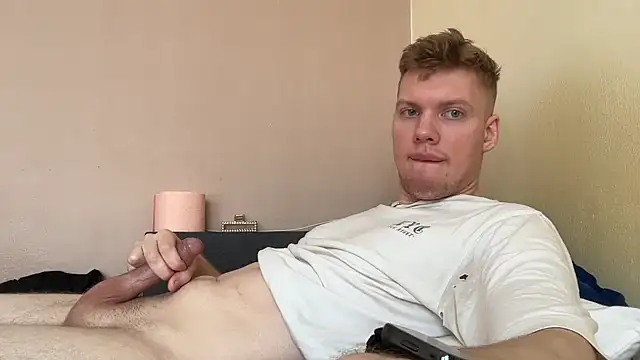 sexybooii6968 online show from April 1, 2026, 1:41 pm