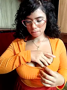 Simone Miller online show from March 19, 2025, 11:03 pm