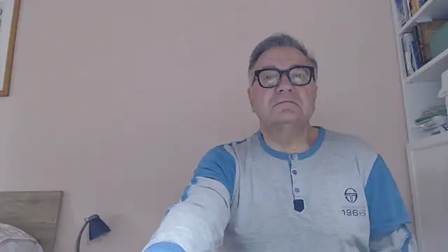 Snapshot of YOU6me chatting on June 14, 2026, 4:36 am YOU6me online show from June 14, 2026, 4:36 am