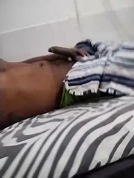 Snapshot of chocolatico1982 chatting on December 3, 2024, 7:11 pm chocolatico1982 online show from December 3, 2024, 7:11 pm