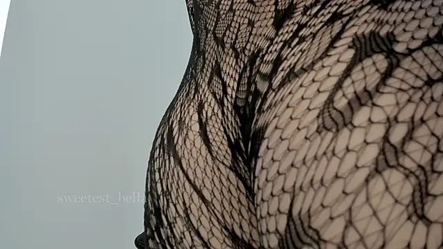 sweetest bella online show from April 14, 2026, 8:04 pm