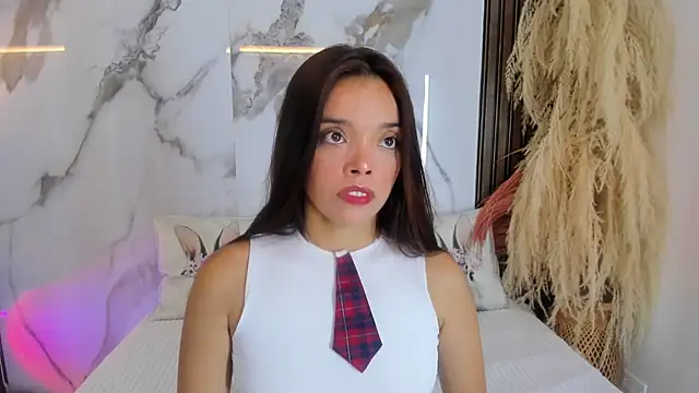 hannahill69 online show from October 8, 2025, 4:54 am