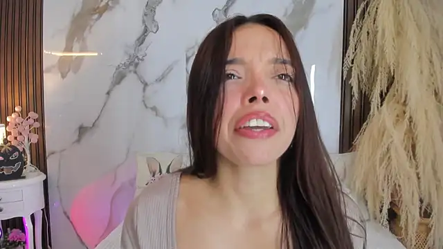 hannahill69 online show from October 11, 2025, 4:44 am