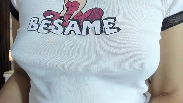 hannahill69 online show from December 1, 2025, 5:45 am