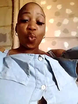 winterqueenx online show from February 28, 2025, 3:04 pm