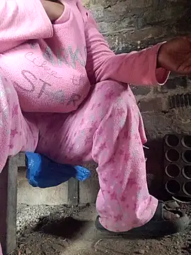 winterqueenx online show from March 15, 2026, 6:30 am