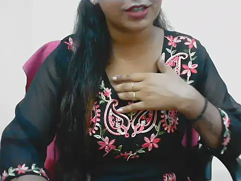 LovingPihu online show from July 16, 2026, 5:24 am