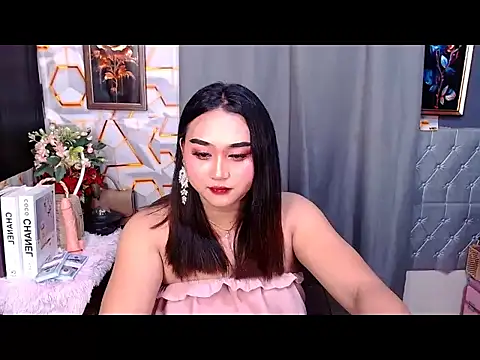 Snapshot of SweetCumFrancine chatting on June 6, 2026, 6:23 pm SweetCumFrancine online show from June 6, 2026, 6:23 pm