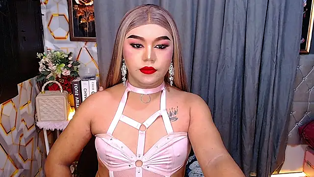 Snapshot of SweetCumFrancine chatting on June 12, 2026, 5:06 am SweetCumFrancine online show from June 12, 2026, 5:06 am