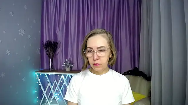 queen a n i online show from March 21, 2026, 6:40 am