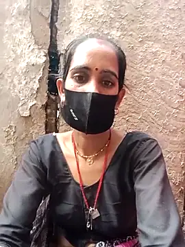 Snapshot of Mohni_Das chatting on June 27, 2026, 1:43 am Mohni Das online show from June 27, 2026, 1:43 am