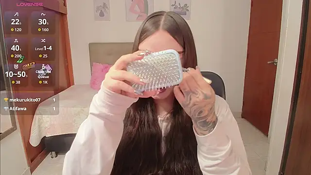 Miley Baker online show from September 29, 2025, 2:11 pm