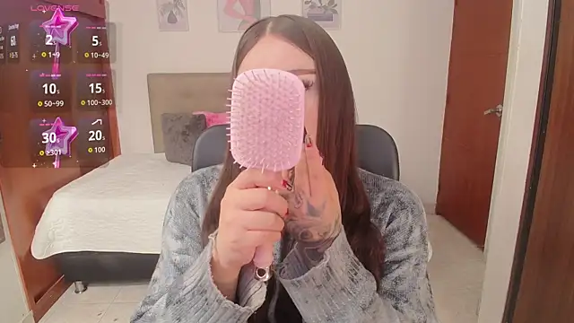 Miley Baker online show from November 6, 2025, 2:51 pm