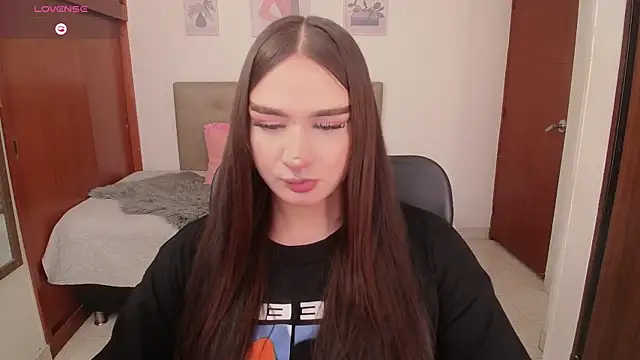 Miley Baker online show from December 3, 2025, 2:26 pm