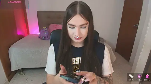 Snapshot of Miley_Baker chatting on June 24, 2026, 2:27 pm Miley Baker online show from June 24, 2026, 2:27 pm