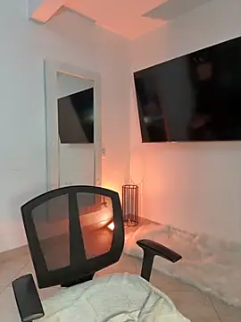 kem hott online show from October 20, 2025, 5:30 am