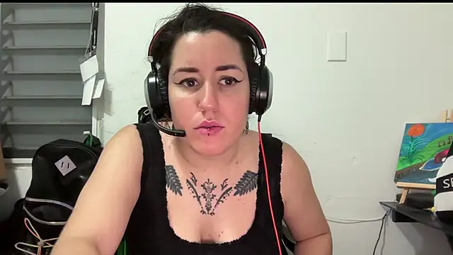 Snapshot of poppergirl69 chatting on December 9, 2024, 3:29 am poppergirl69 online show from December 9, 2024, 3:29 am