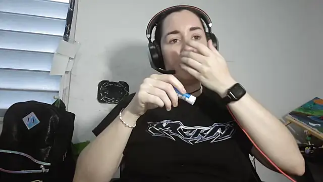 Snapshot of poppergirl69 chatting on December 14, 2024, 9:02 pm poppergirl69 online show from December 14, 2024, 9:02 pm