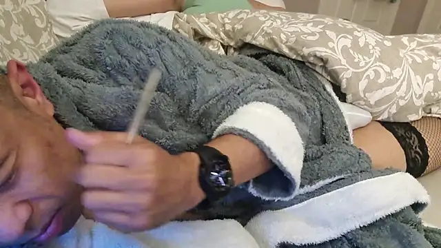 AmateurGuy23 online show from October 25, 2025, 4:57 pm